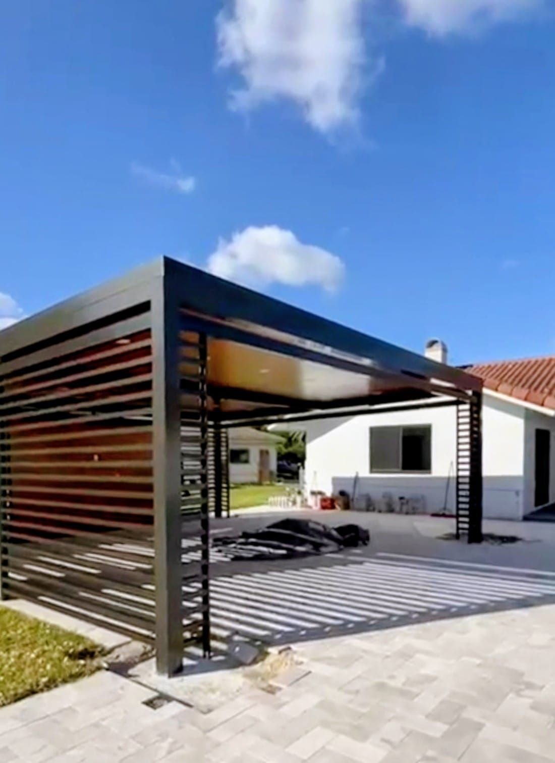 Enzo family modern pergola with wood-look ceiling in Pembroke Pines
